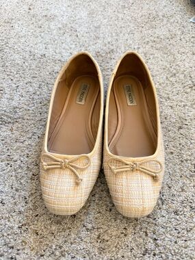 Steve Madden Women's Light Beige Bow-Topped Ballet Flats